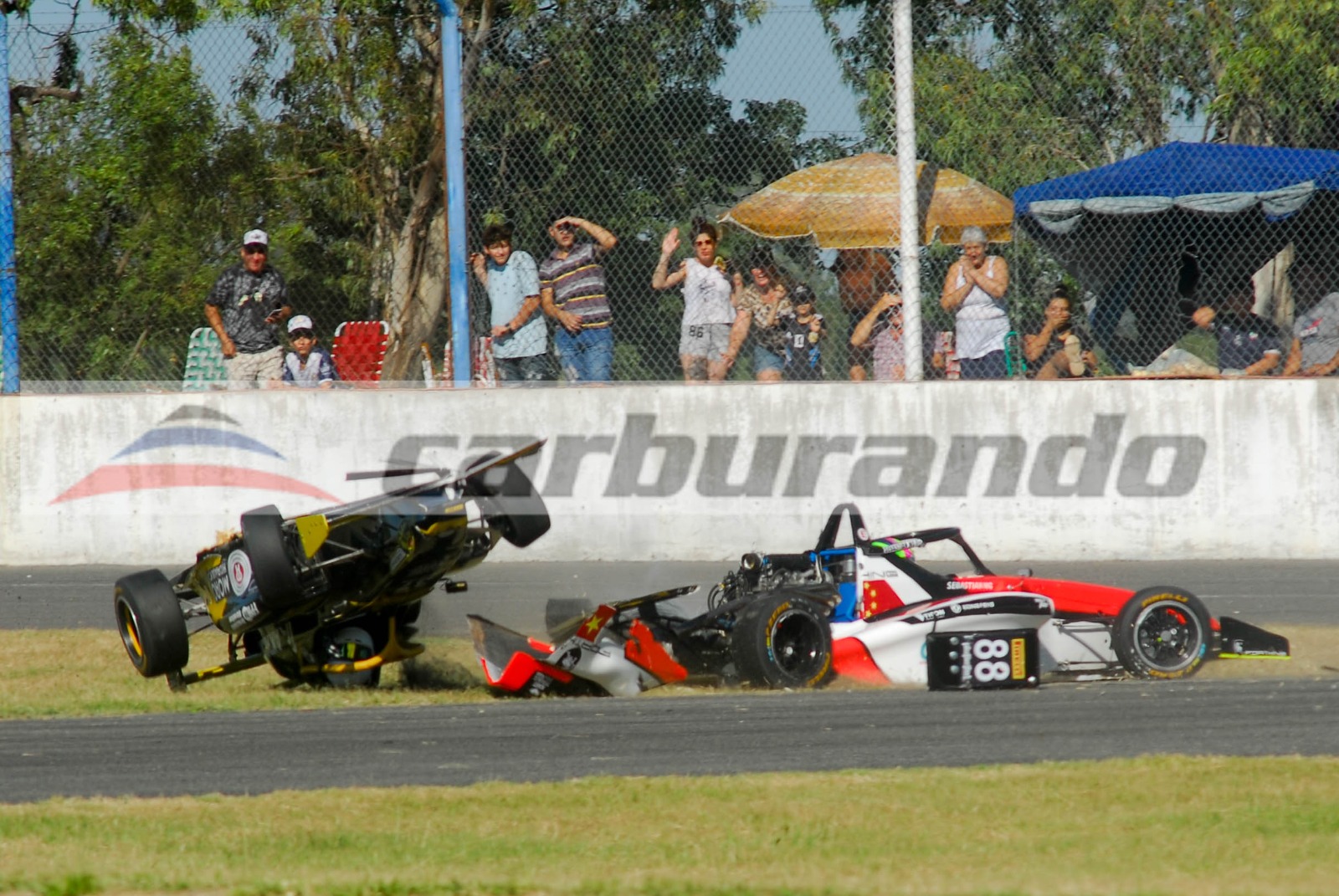 Imágenes exclusivas del accidente de la Fórmula Nacional: WhatsApp Image 2023-03-19 at 10.42.05.jpeg